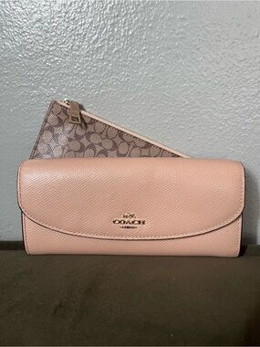 Coach Leather bi-fold long Wallet with Signature Zip Pouch